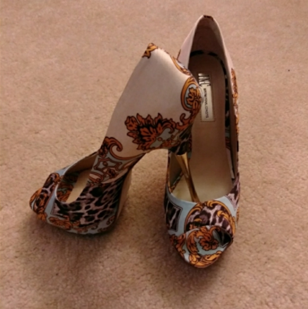 International Concepts Heels - Picture 2 of 4